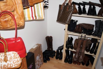 Hobbyraum 'Handtaschen- und Stiefelzimmer'
