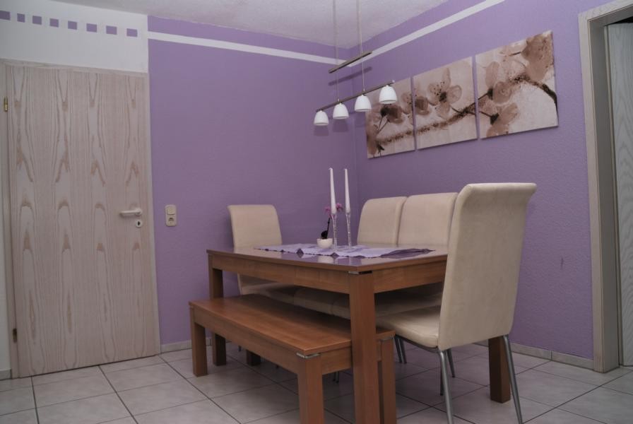 Schlafzimmer weis flieder ~ beste ideen für moderne innenarchitektur