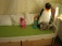 mit Weihnachtsgeschenken, Sie liebt Puppen (Haba) und Pinguine!