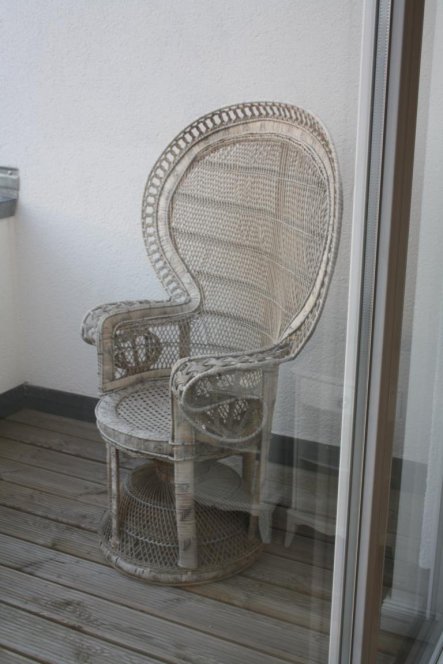 Das Design des Pfauenthrons liebe ich auf eine seltsame Weise. Um zu wirken braucht es aber meiner Meinung nach viel Platz und hier auf der Dachterras