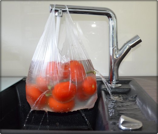 Ich bin glücklich und sehr dankbar über meine Küchengeräte, doch meine Tomatenwaschanlage wollte ich euch nicht vorenthalten :D