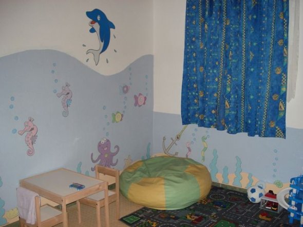 großer gemütlicher Sitzsack und Kindertisch mit 2 Stühlen