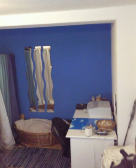 Schreibtisch und Spiegel, weiss, blau