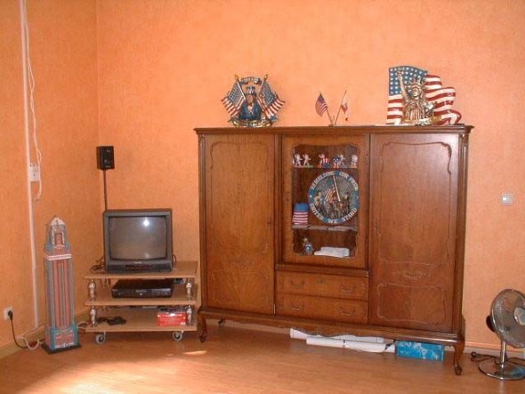 Arbeitszimmer / Büro 'Fernsehen und Arbeiten'