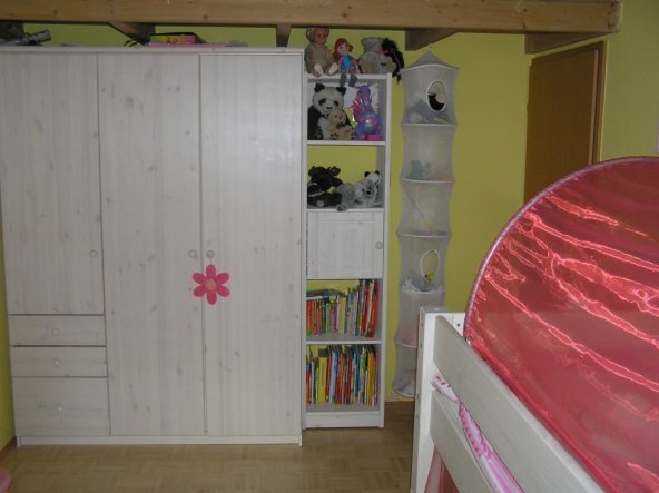 Kleiderschrank