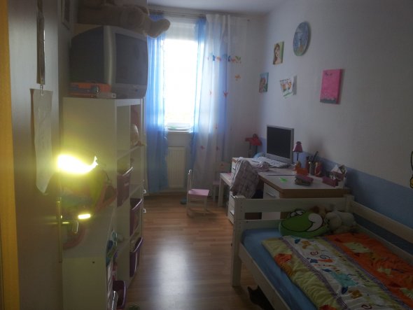 Lillyan ( 9 ) ihr neues Kinderzimmer