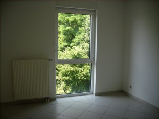 Wohnzimmer mit schöner großer Terasse