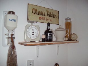 Mom's  Kitchen