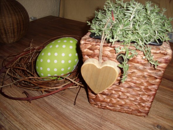 Osterdeko 'Frühling liegt in der Luft'