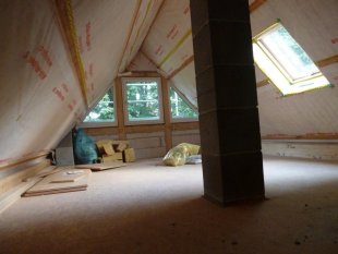 Arbeitszimmer im Spitzboden