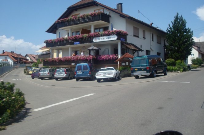 Terrasse / Balkon 'Balkonblumen und die Berge'