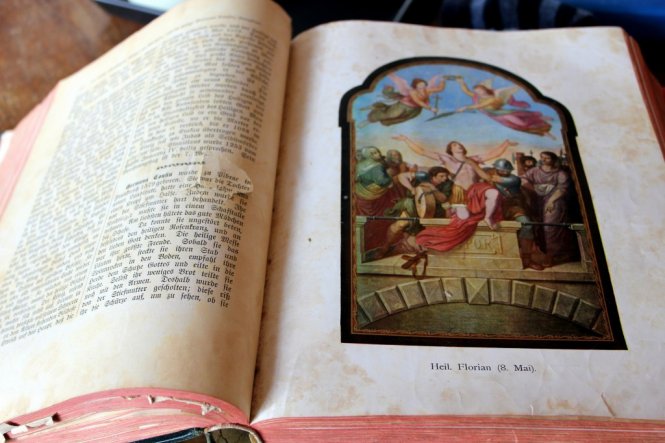 altes Heiligenbuch geerbt von meiner Oma, über 100 Jahre alt, habe ich als Kind geliebt.