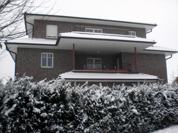 Der Blick auf unseren verschneiten Balkon