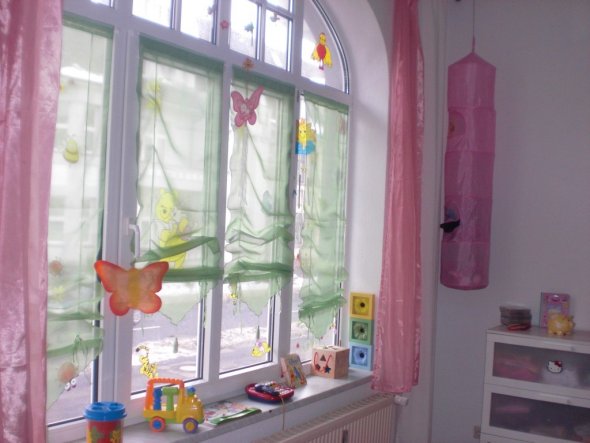 Kinderzimmer 'Stacy Alicia Chayenne`s rosa Suite mit Hello Kitty'