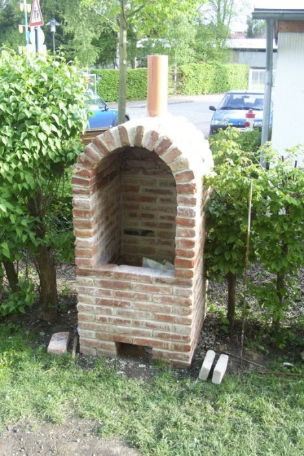 hier noch nicht ganz fertig,der Kamin ist noch nicht dran und die Einschübe sind auch noch nicht fertig