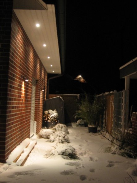 Hausfassade / Außenansichten 'Unser Haus bei Nacht'