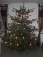 tja da ist er nun in seiner vollen pracht unser weihnachtsbaum eine nordmanntanne. liebevoll geschmückt von mir und meiner kleinen tochter.