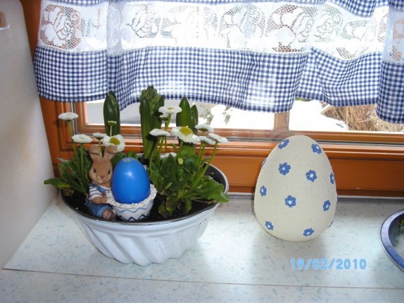 Das war meine alte Osterdeko von 2010. Mal schaun was heuer so dran kommt, wenn nur endlich mal der Schnee verschwinden würde!