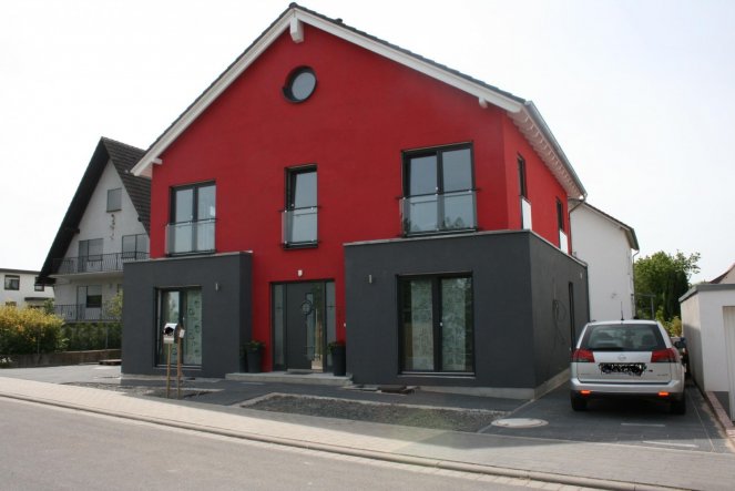 Haus von Aussen mit Pflaster