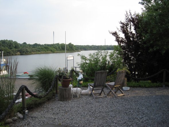 Hooksiel - Aussicht von der Terrasse eines schönen Restaurants. Dies ist die Heimat meines Freundes - wir sind dann und wann dort zu Besuch.