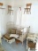 Der kleine Raum wurde mit dem 2. antiken Kinderbett wie ein kleines Kinderzimmer gestaltet