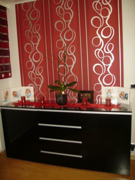 Sideboard in Schwarz Hochglanz.