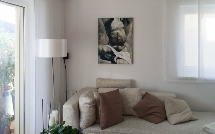 Sofaecke mit dem Bild (knife painting) eines befreundeten Künstlers