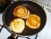 Oladiki - Russische Pancakes aus Kefir

1 Becher Kefir (alternativ Buttermilch)
Mehl
1 Prise Salz
Natron oder Backp