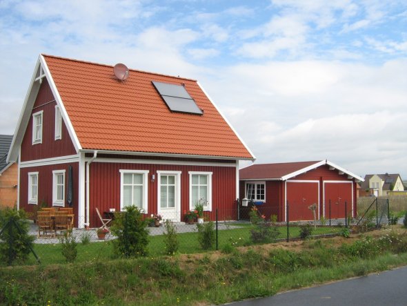 Hausfassade / Außenansichten 'Haus mit Garten'