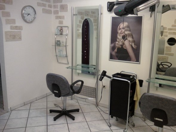 Arbeitszimmer / Büro 'Friseurgeschäft'