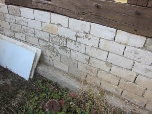 Hausfassade / Außenansichten 'Neu gezapft und neu gedübelt'