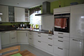 Küche + Wohnzimmer vor und nachher