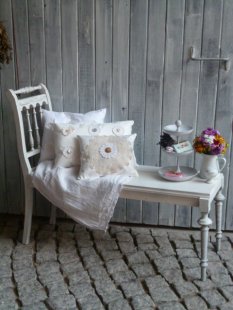 Shabby 'http://de.dawanda.com/pro duct/68713207-Vintage-Stu hlbank-inc-KaestchenMein Raum'