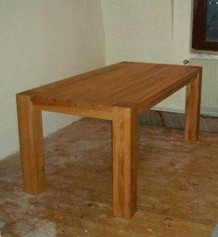 Das erste Möbelstück ist auf der Baustell eingetroffen