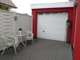 Hausfassade / Außenansichten 'Unser Haus ...nun in Rot'