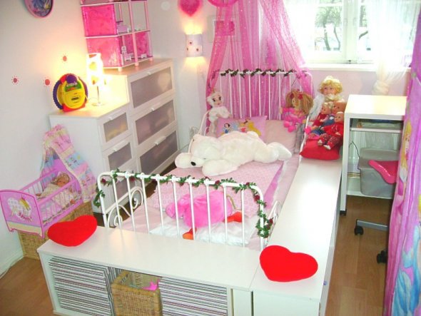 Kinderzimmer 'rosa Wolke-Schlafbereich'