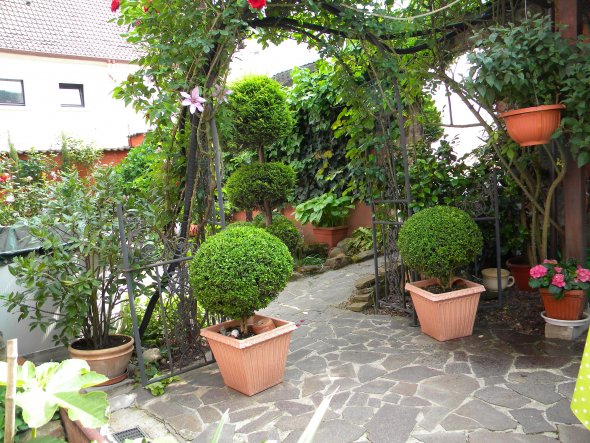 Garten 'Garten mit Quellstein'