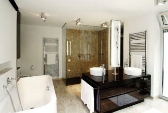 Bathroom / Main