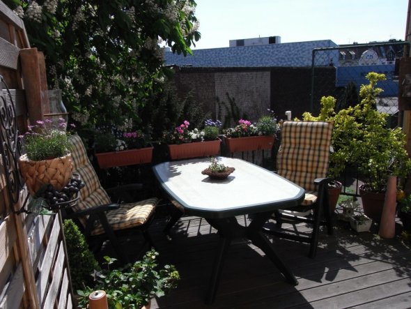 Terrasse / Balkon 'Unterm Kastanienbaum'