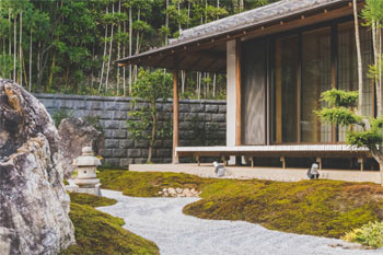 Der Gartenschrank ist der perfekte Ordnungshüter im Außenbereich Der Gartenschrank ist der perfekte Ordnungshüter im Außenbereich