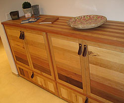 Sideboard aus Massivholz