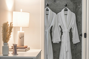 Der Bademantel als Wohngefühl: Warum er zu einem entspannten Zuhause gehört